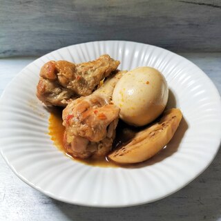 ちょっとピリ辛✨鶏の手羽元と卵・蓮根の辛煮